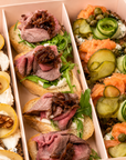 Set mit Cocktailhäppchen von Batida - bunte Häppchen auf verschiedenem Brot
