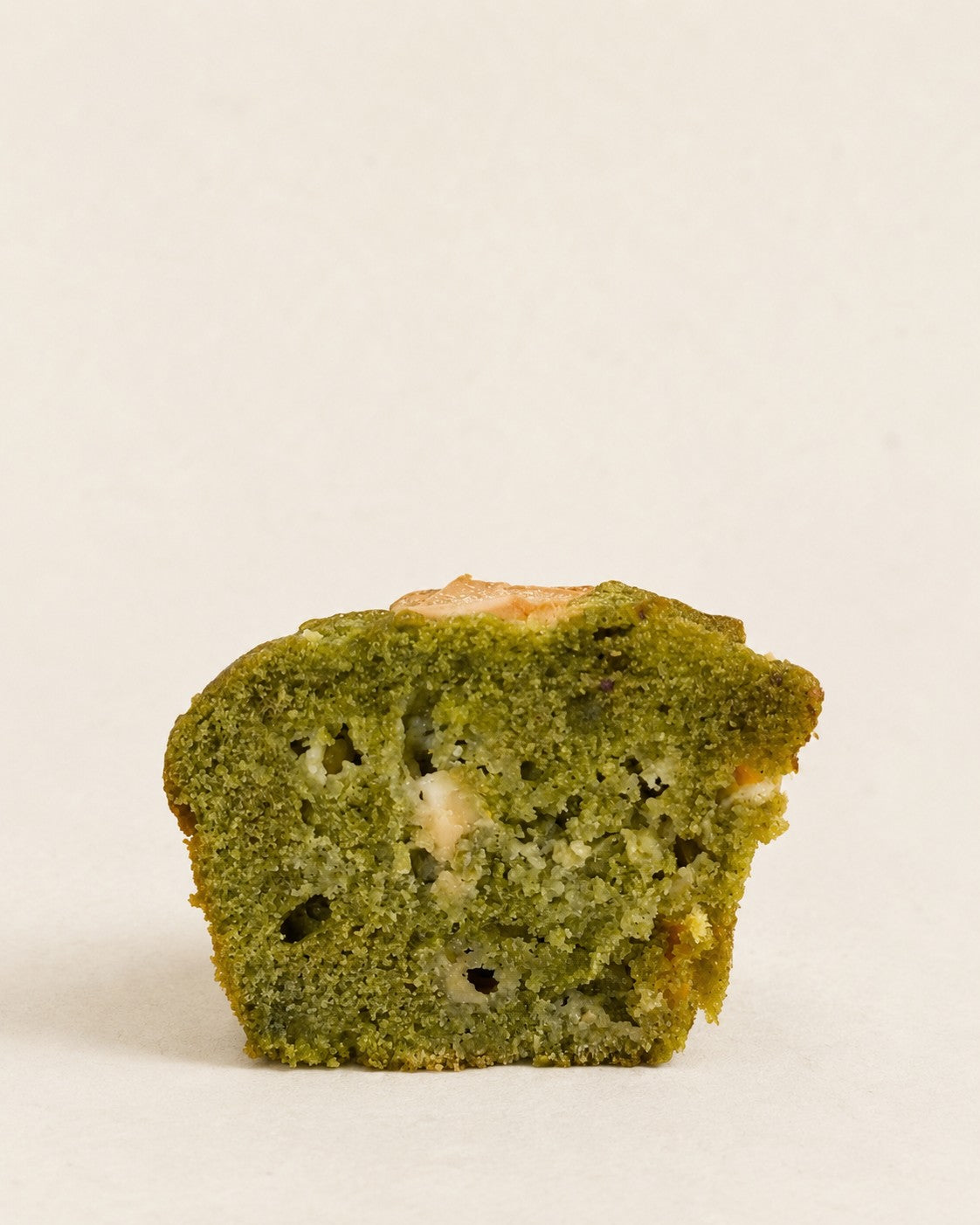 Muffin Matcha au chocolat blanc de Batida - vue en coupe