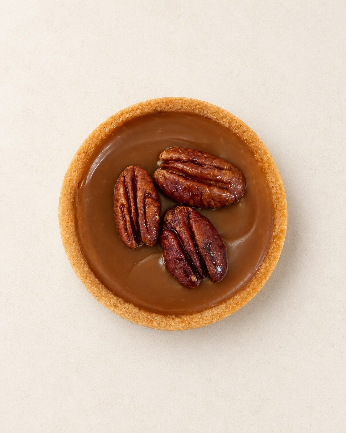 Tartelette caramel salé - noix de pécan de Batida - tartelette sablée aux amandes, crème namelaka au beurre noisette, croustillant aux noix de pécan