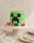 Minecraft-Torte von Batida - grüne Torte mit Pixeldekoration und Creeper-Motiv